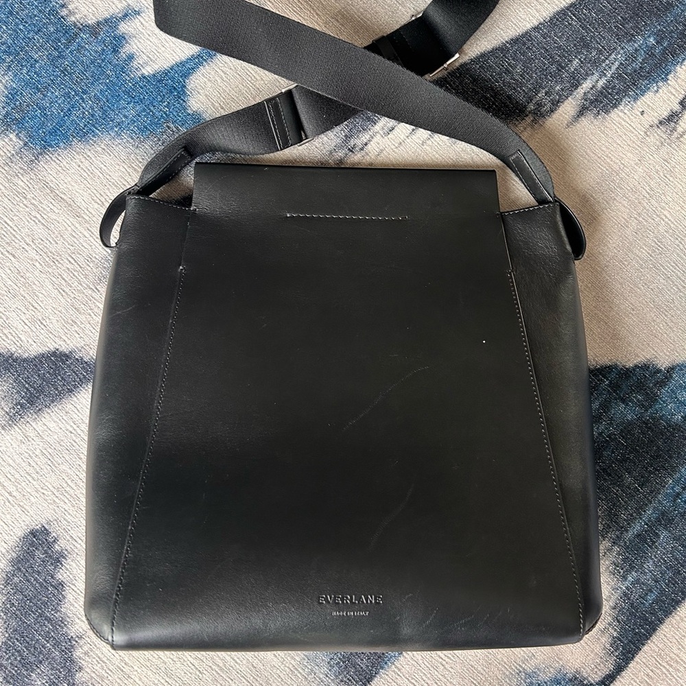 Everlane The Form Bag
